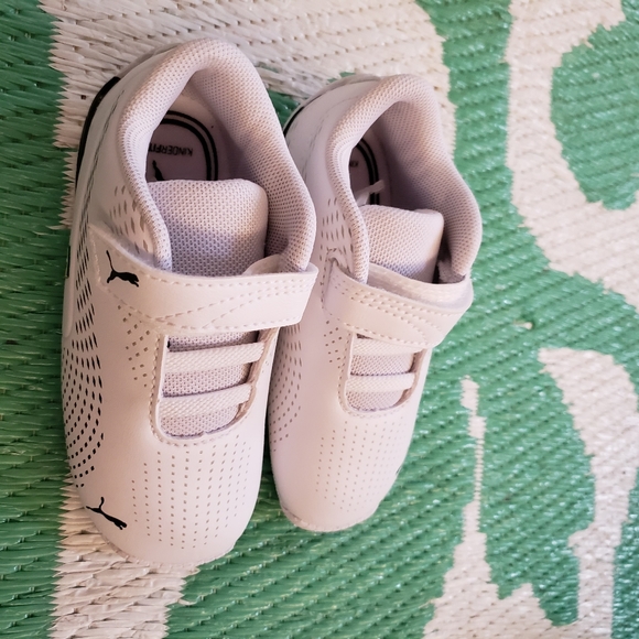 NWT Puma Toddlers Sneakers size 7 - Picture 2 of 5